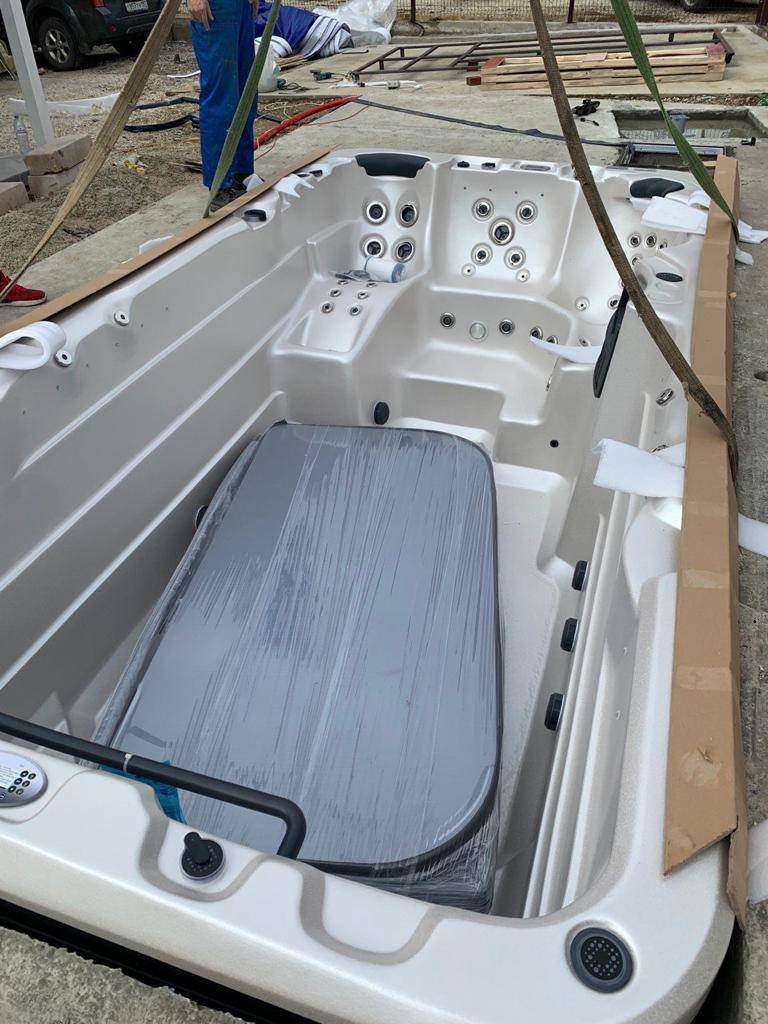 Доставка и установка плавательного спа бассейна Vortex Spas