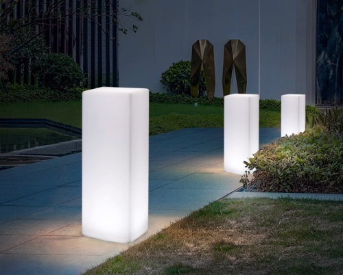 Светильник Колонна 30х60 питание от АКБ, RGB